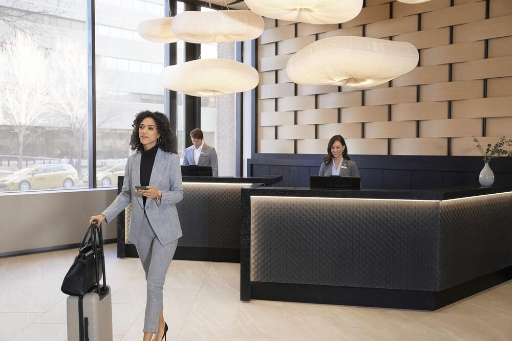 Delta Hotels By Marriott Chicago Willowbrook Eksteriør billede