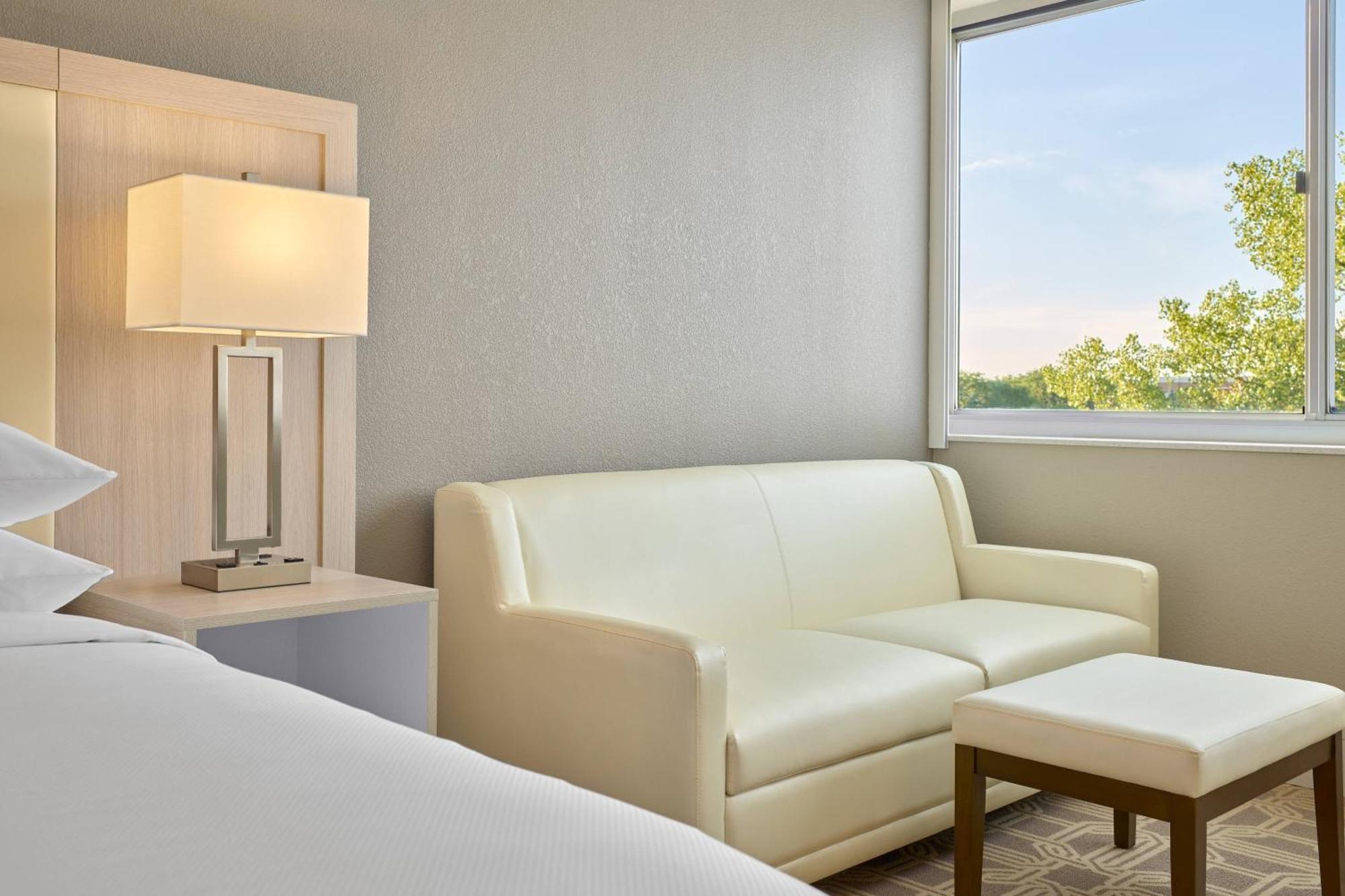 Delta Hotels By Marriott Chicago Willowbrook Eksteriør billede