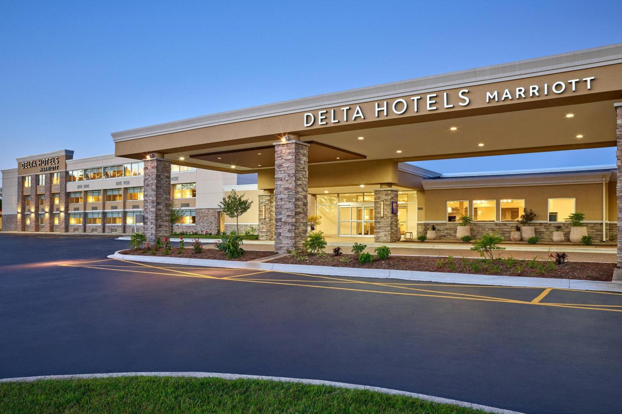 Delta Hotels By Marriott Chicago Willowbrook Eksteriør billede