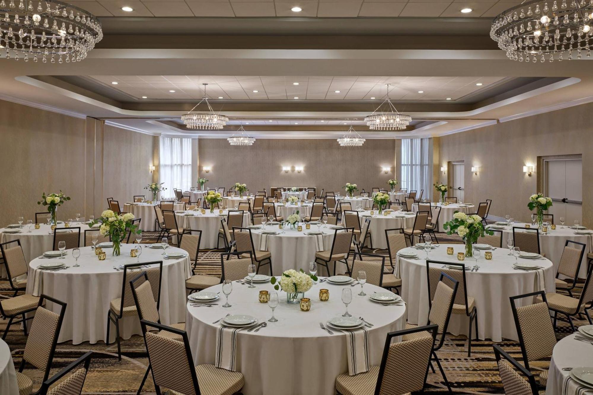 Delta Hotels By Marriott Chicago Willowbrook Eksteriør billede