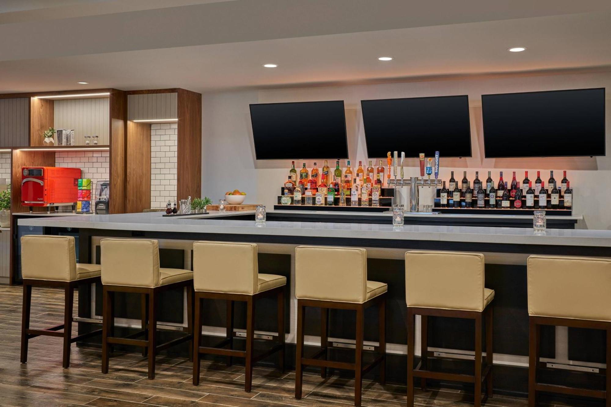 Delta Hotels By Marriott Chicago Willowbrook Eksteriør billede